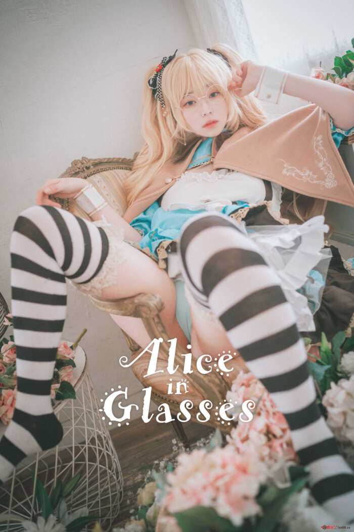 Bambi Alice in Glasses