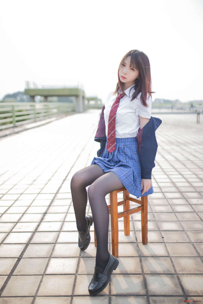 疯猫ss NO.040 天台JK [30P-164MB]