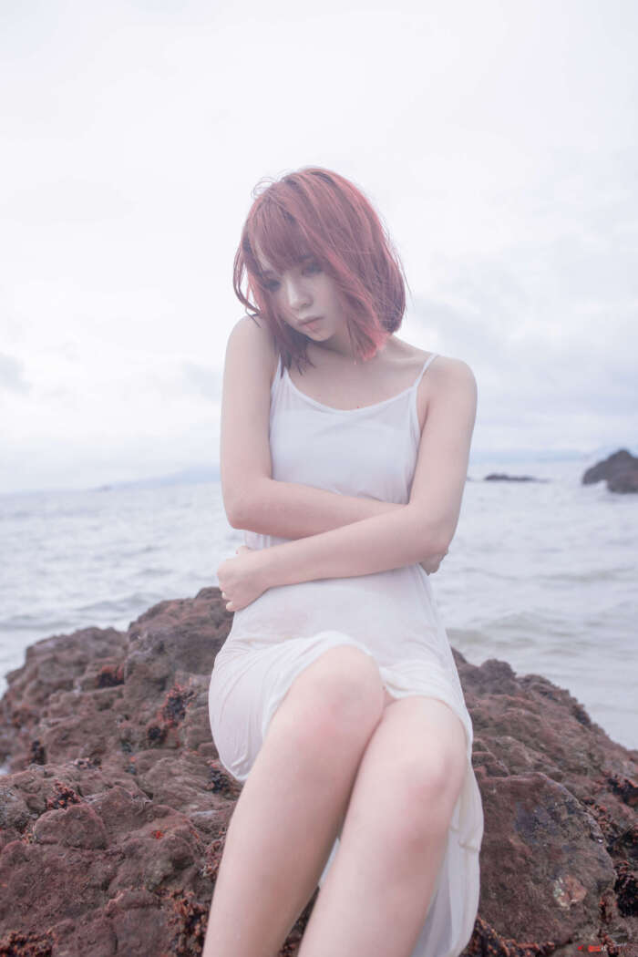 疯猫ss NO.058 海浪白连衣 [9P-133MB]