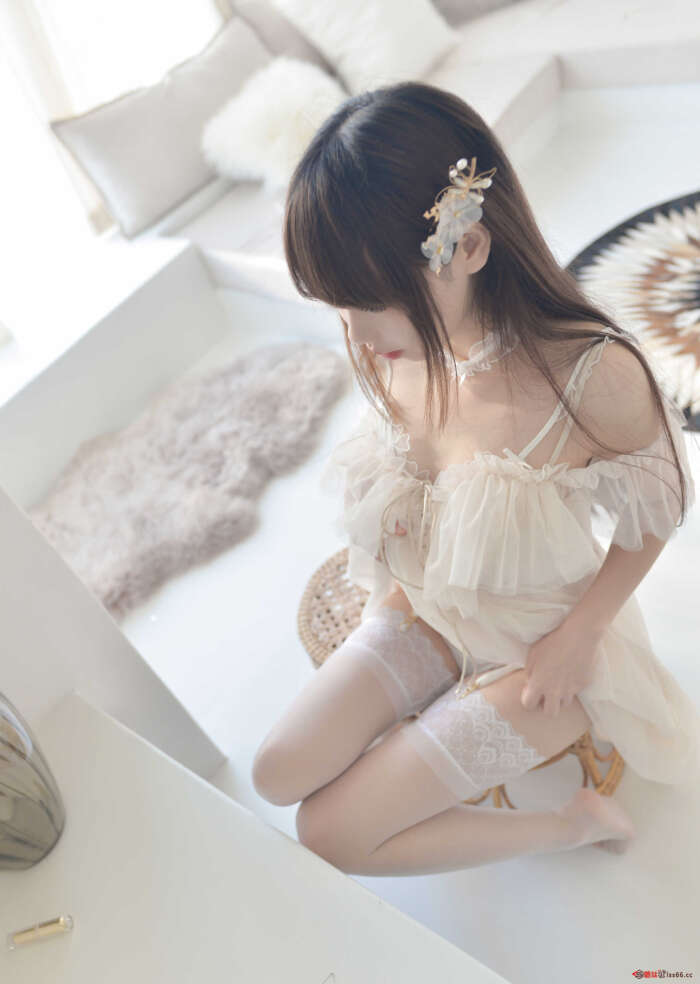 雪琪SAMA NO.033 真空激凸吊带白丝 [50P1V-458MB]