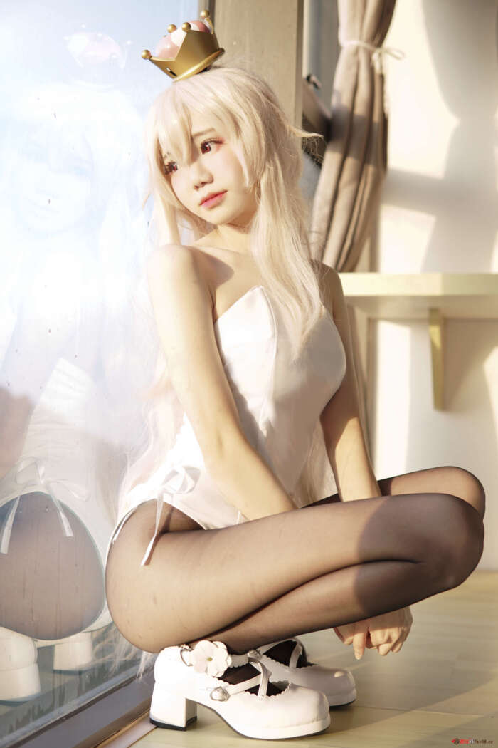 Sally Dorasnow NO.010 Super Crown Boo [18P-84MB]