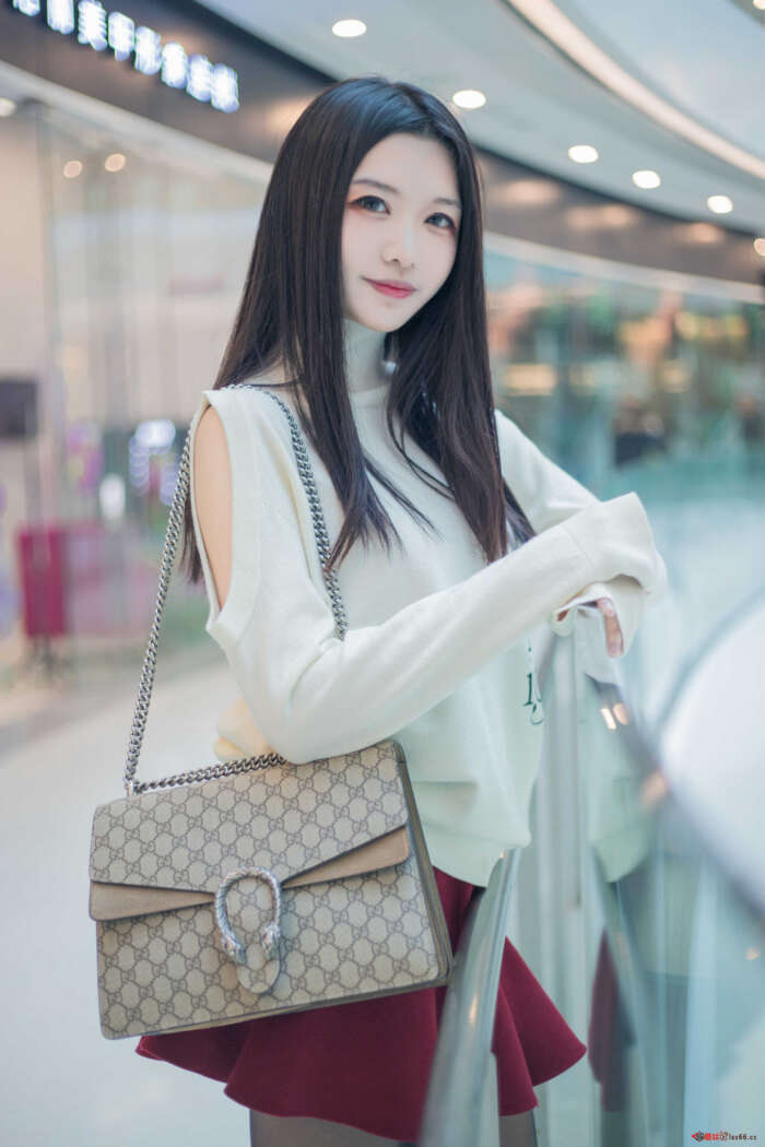 源纱希喵喵喵 NO.001 清风 银河SOHO日常 [12P-82MB]