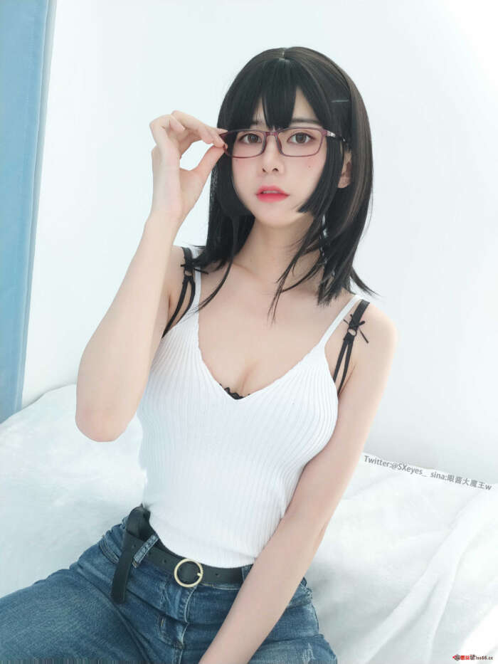 眼酱大魔王w NO.003 牛仔裤 [32P-164M]