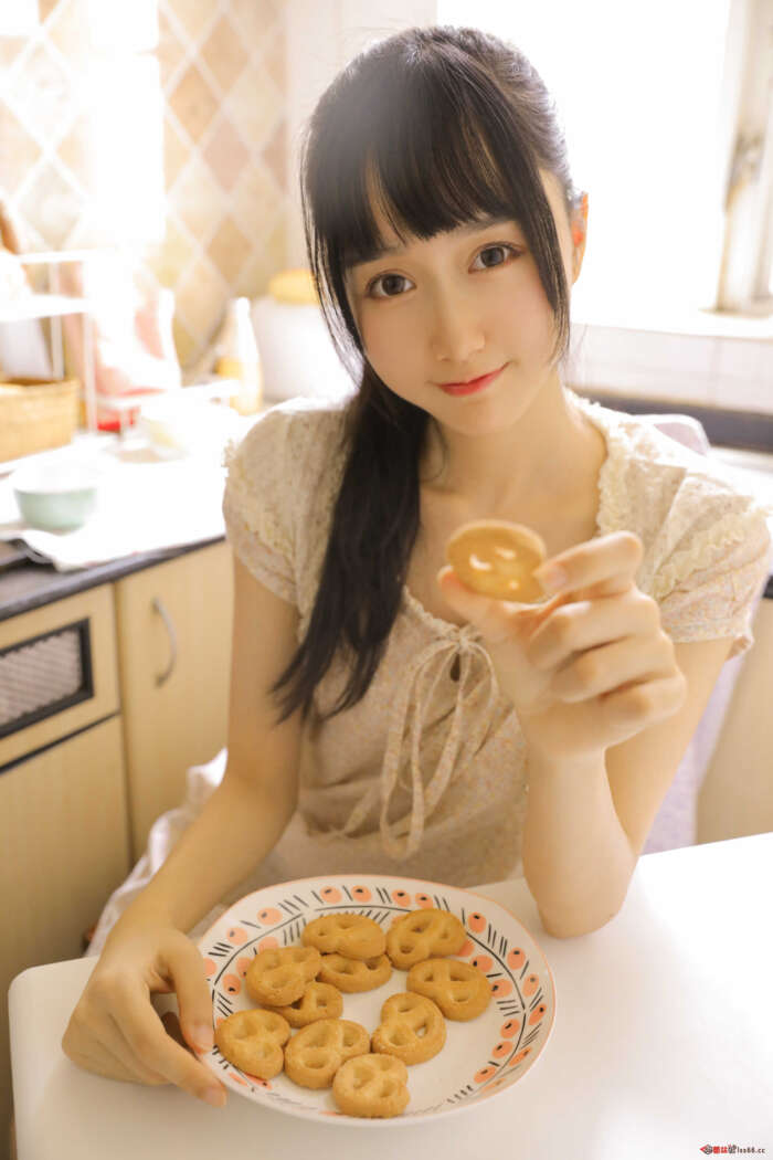 木绵绵OwO NO.018 绵相随 厨娘 [8P-24MB]