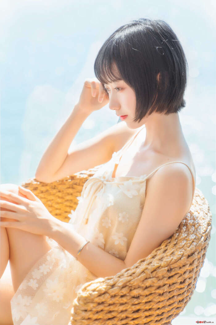 木绵绵OwO NO.054 暖冬的海 米色裙子[22P-391MB]