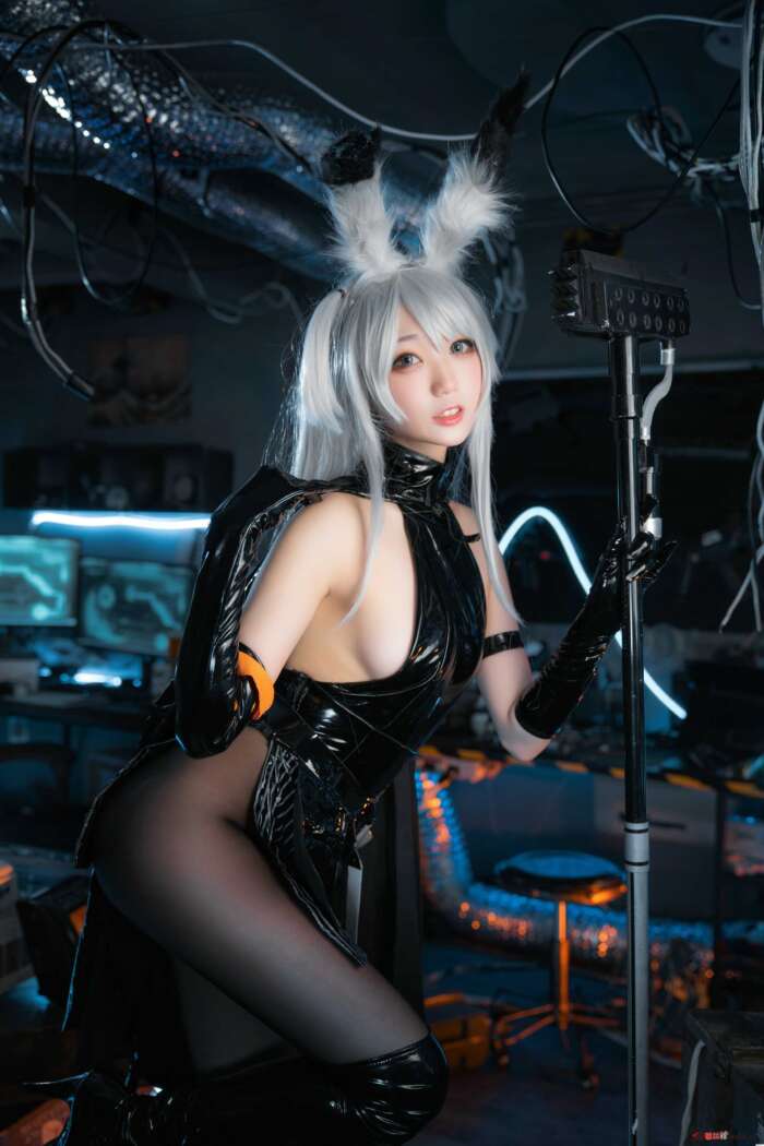 周叽是可爱兔兔 NO.014 精二暴行[22P-303M]