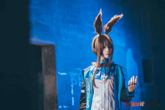 妖君白研 – NO.05 明日方舟COS美少女 COSER兽耳阿米娅
