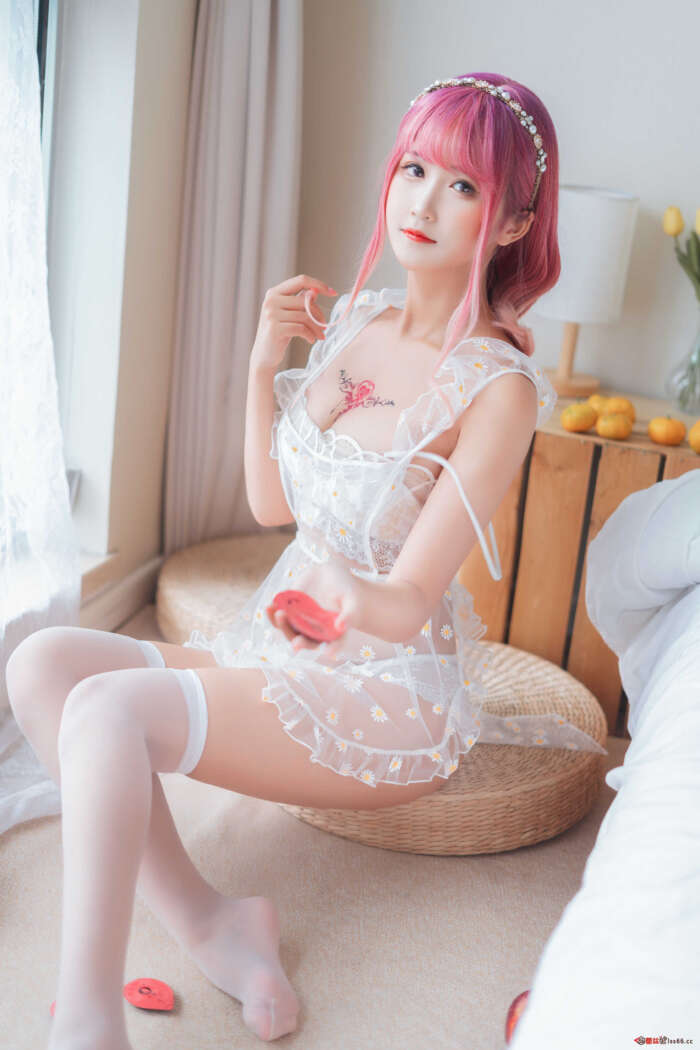 三度_69 NO.045 雏菊围裙[47P-336MB]