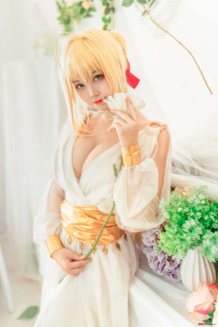 蜜汁猫裘 NO.008 尼禄睡裙 [10P-138MB]