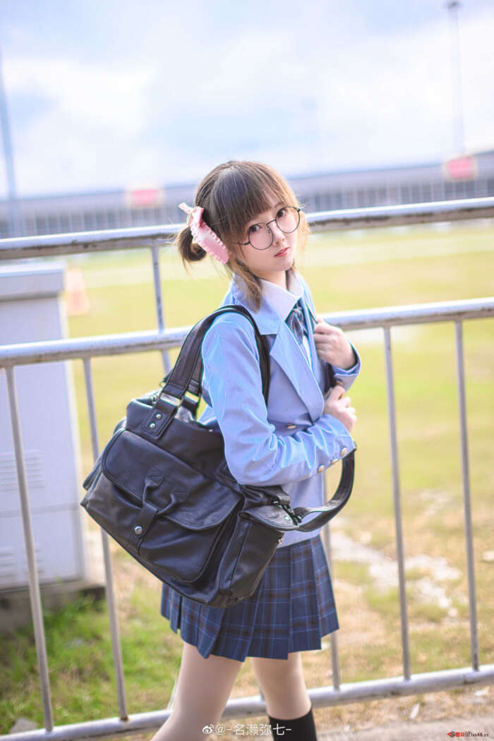 名濑弥七 NO.01 夏日 [9P-141MB]