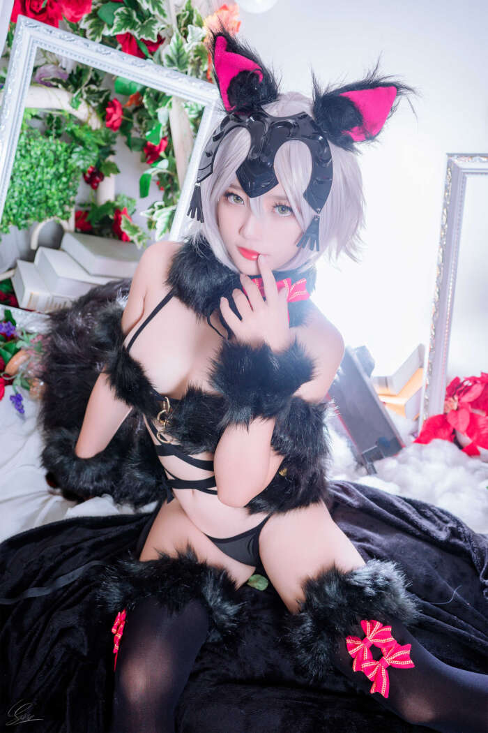 Messie Huang – NO.04 Jeanne Alter Wolf [22P-118MB]