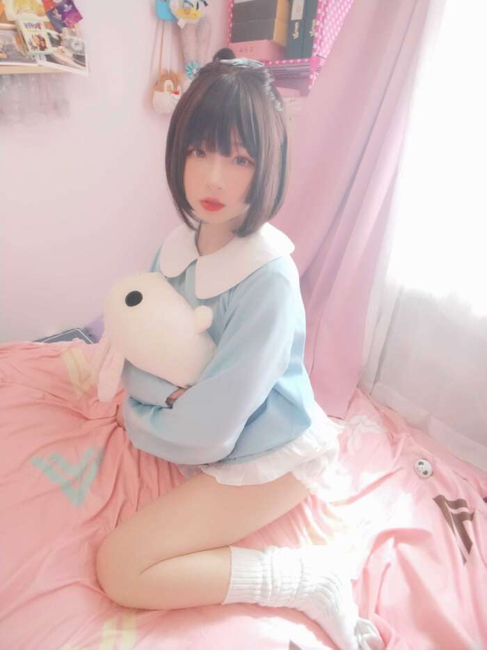 古川 NO.040 淡蓝衣白袜果足 [41P4V-261MB]