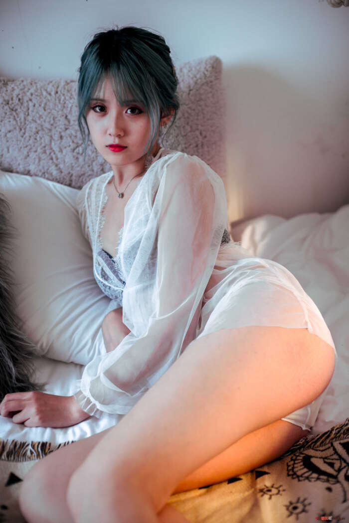 NO.014 秋楚楚 私房 调色 [24P-418MB]