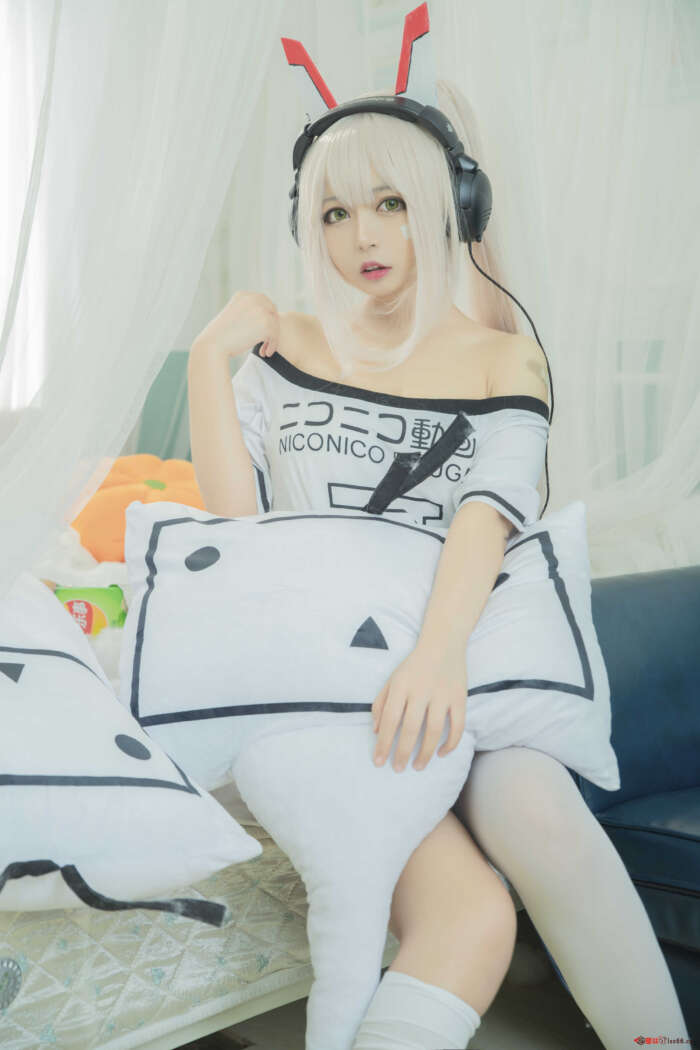 黑猫猫OvO NO.016 肥宅凌波[19P-326MB]