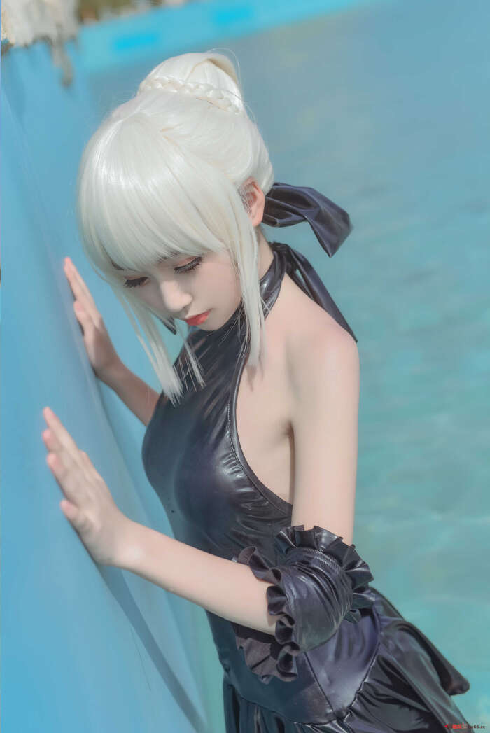 腐团儿-黑泳装_阿尔托莉雅