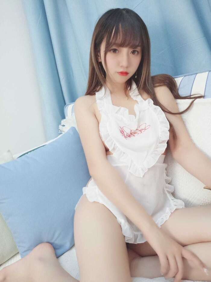 过期米线线喵 054米线 – 肚兜女仆 [20P 1MB]