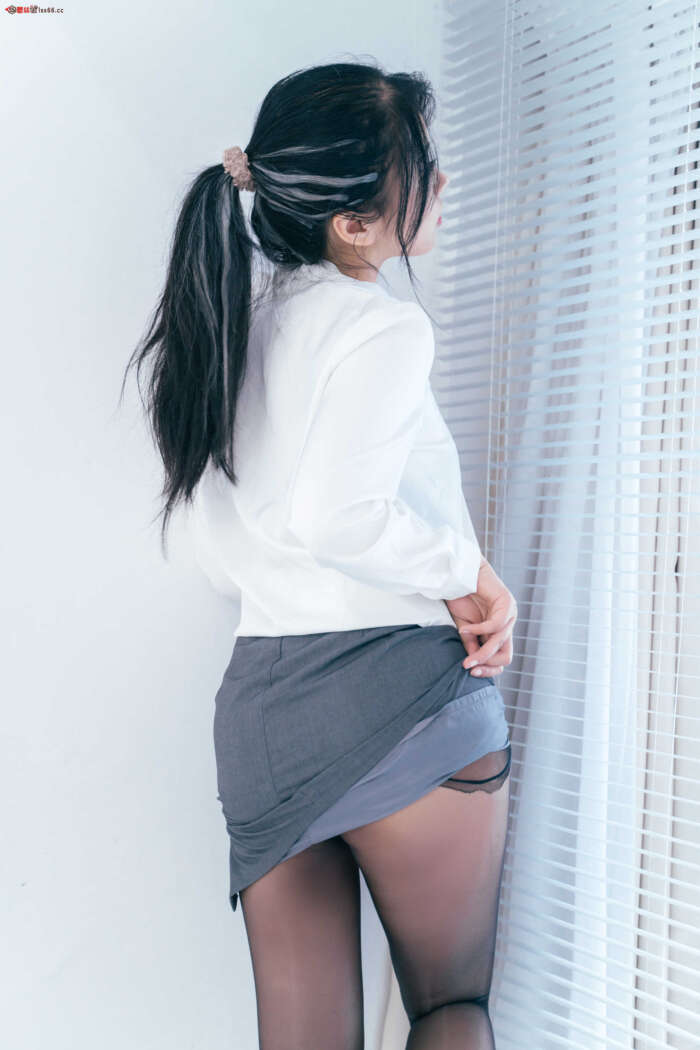 轩萧学姐 NO.008 OL [34P-557MB]