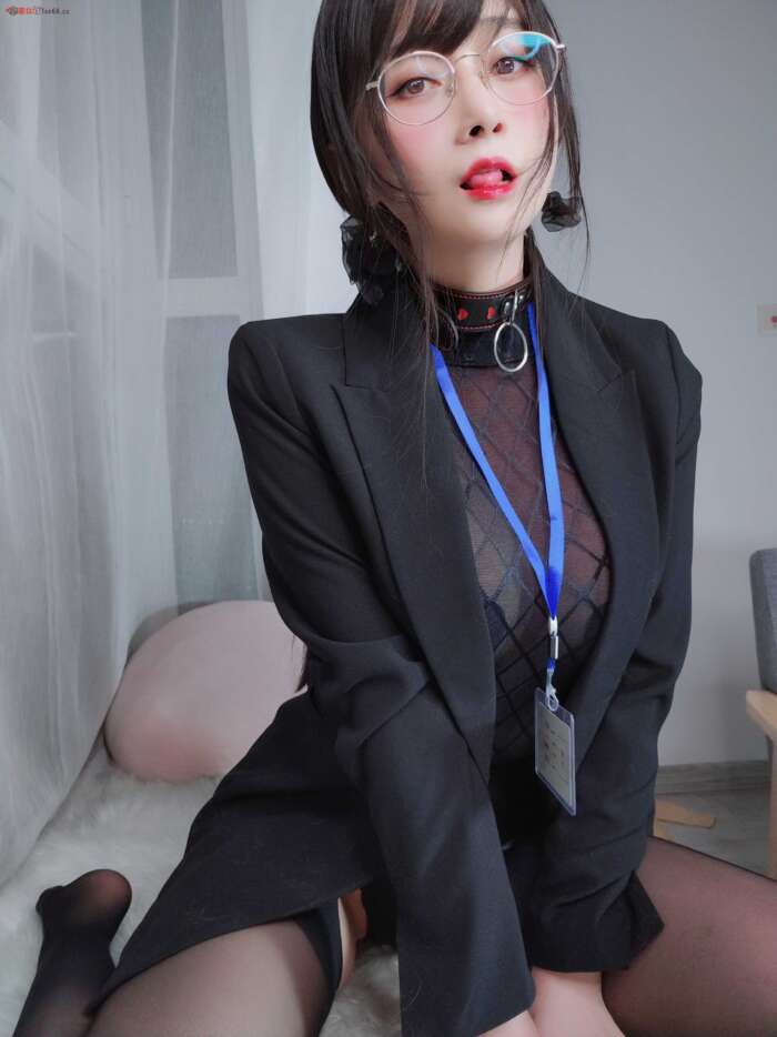 白银81 NO.077 自撮り vol.57 黑丝情趣[145P8V-1.22GB]