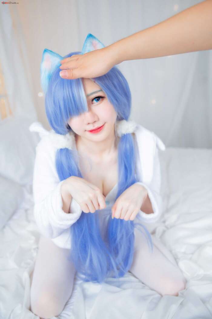 Sally Dorasnow NO.022 Rem White Kitty [49P]