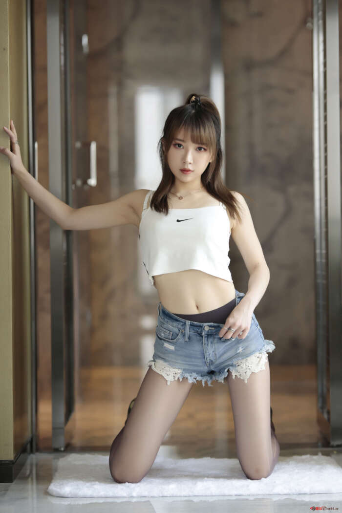 小女巫露娜 NO.034 牛仔小裤裤 [84P-537MB]