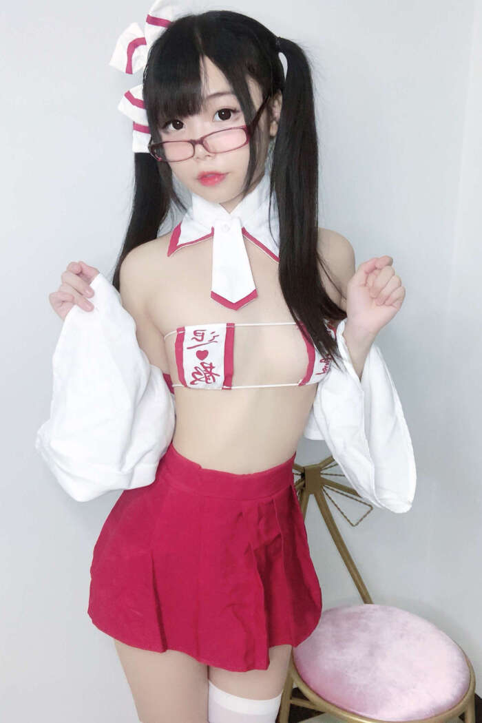 山本优木 NO.003 女巫 [32P-45MB]