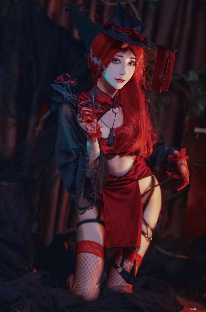 南桃Momoko NO.083 红女巫 [19P-162MB]