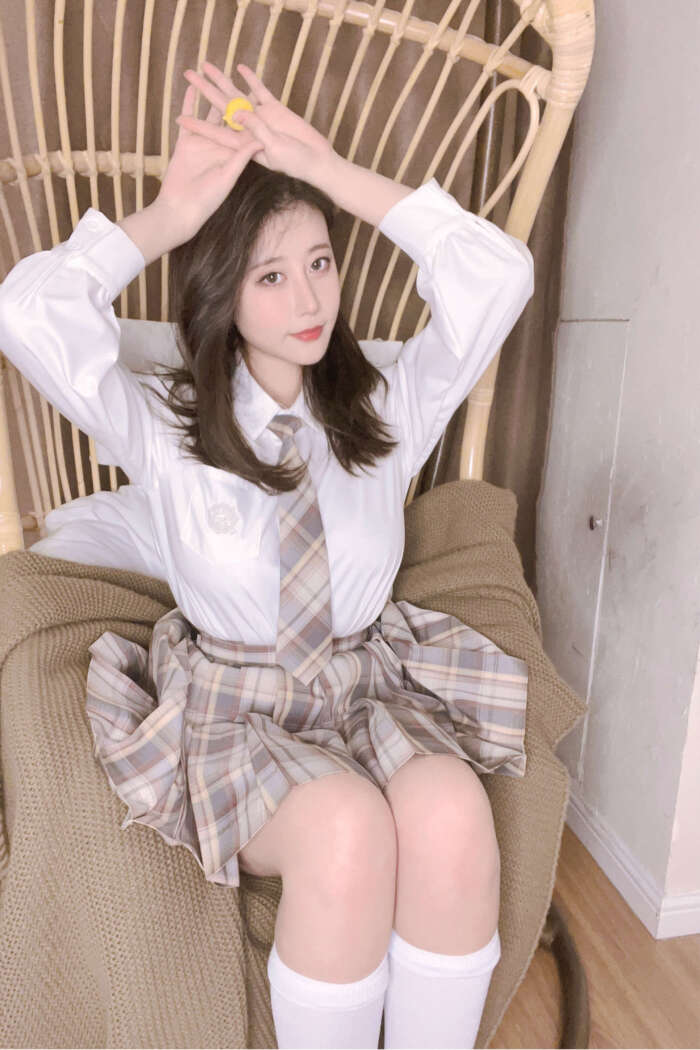 奈汐酱Nice -六月JK校服私拍[53P133M]