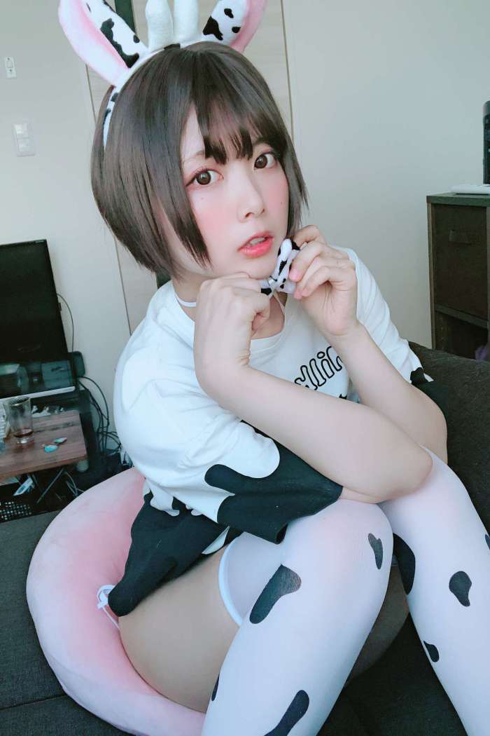 Tomiko (とみこ) [Fantia] 下乳でとる牛? [43P1V-104MB]