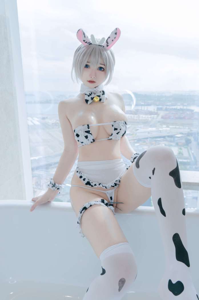 Kitkatcosplay9 – Uzaki-chan Cow [20P28MB]