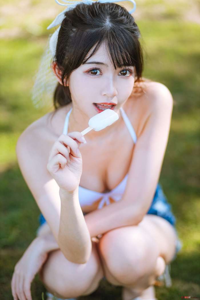 鳗鱼霏儿 – 海边 [23P 318M]