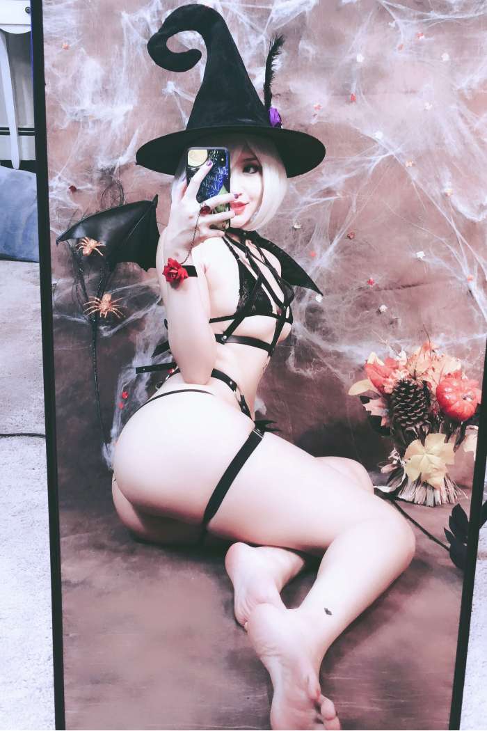 MissWarmJ –  Halloween 2B [18P80MB]