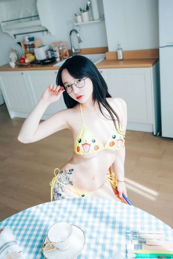 [Loozy] Son Ye-Eun – Nudy Painter[107P1.47G]