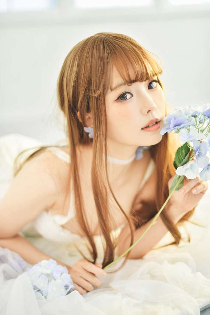 ElyEE子 – White Dress[22P-27MB]