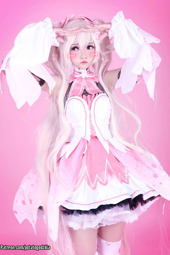 Potato Godzilla – Sakura Miku [48P79MB]