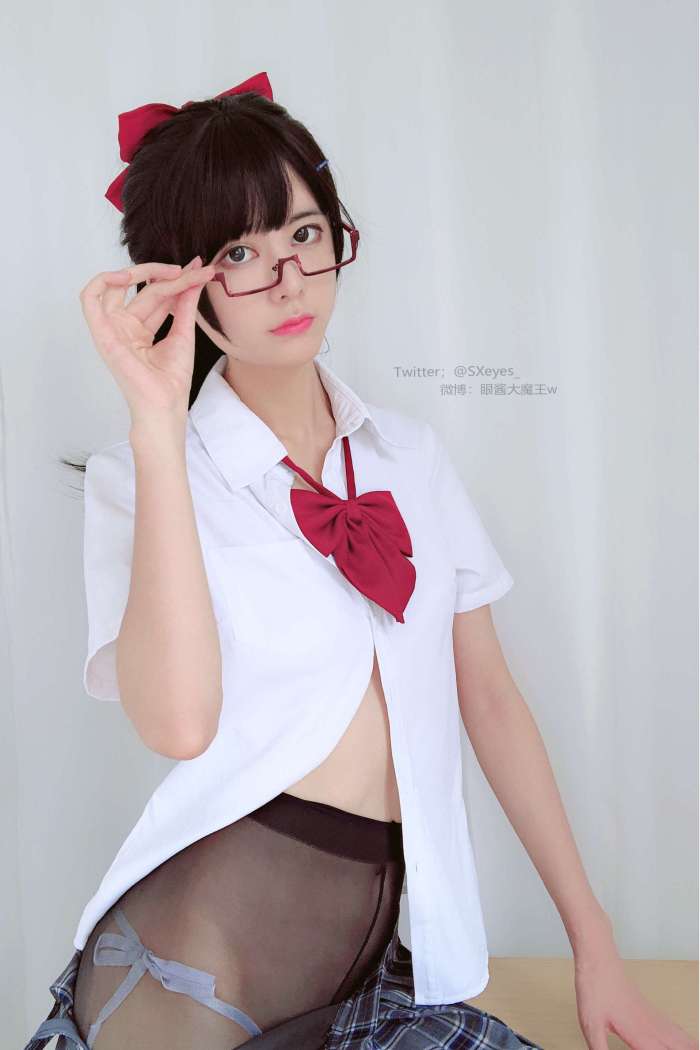 眼酱大魔王w – 黑丝jk [17P36MB]