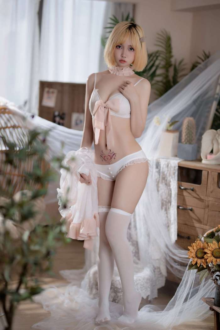 洛桑w伊梓 – 暖冬日记 [32P-208MB]