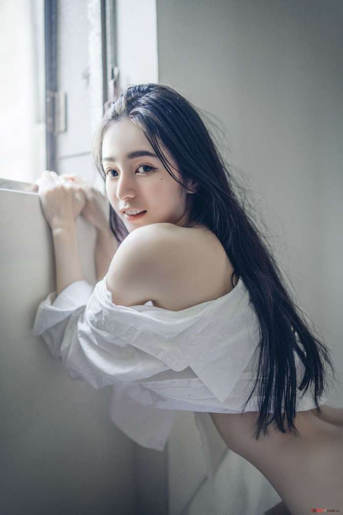 辰辰 – Angel in the bathroom [101P-235MB]