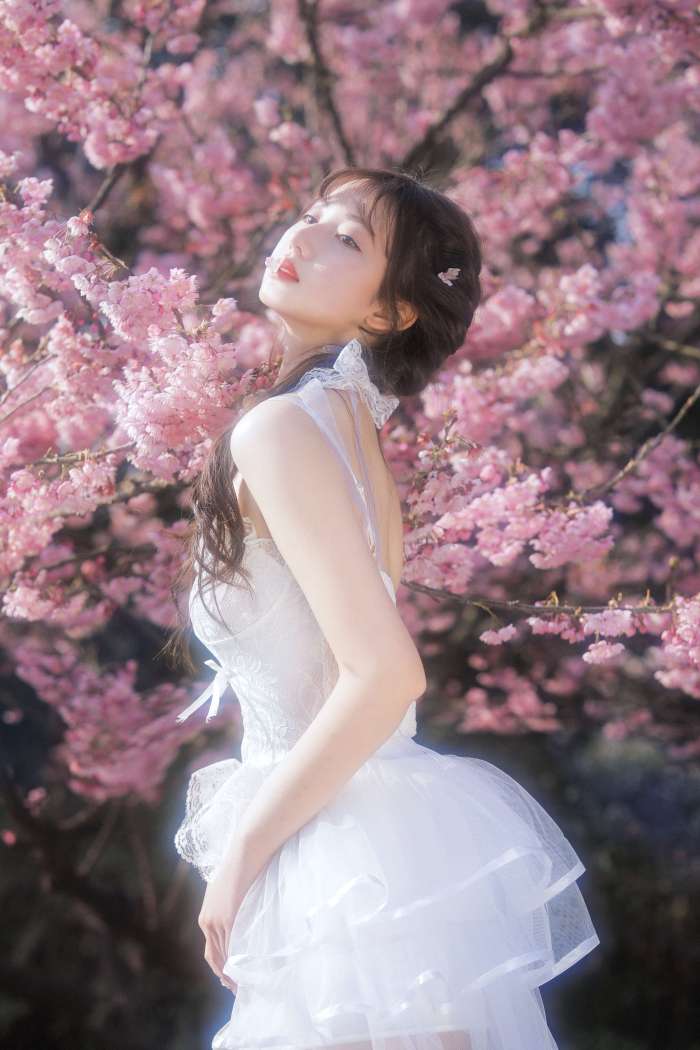 怡子yiii – 樱花限定 [20P-154MB]