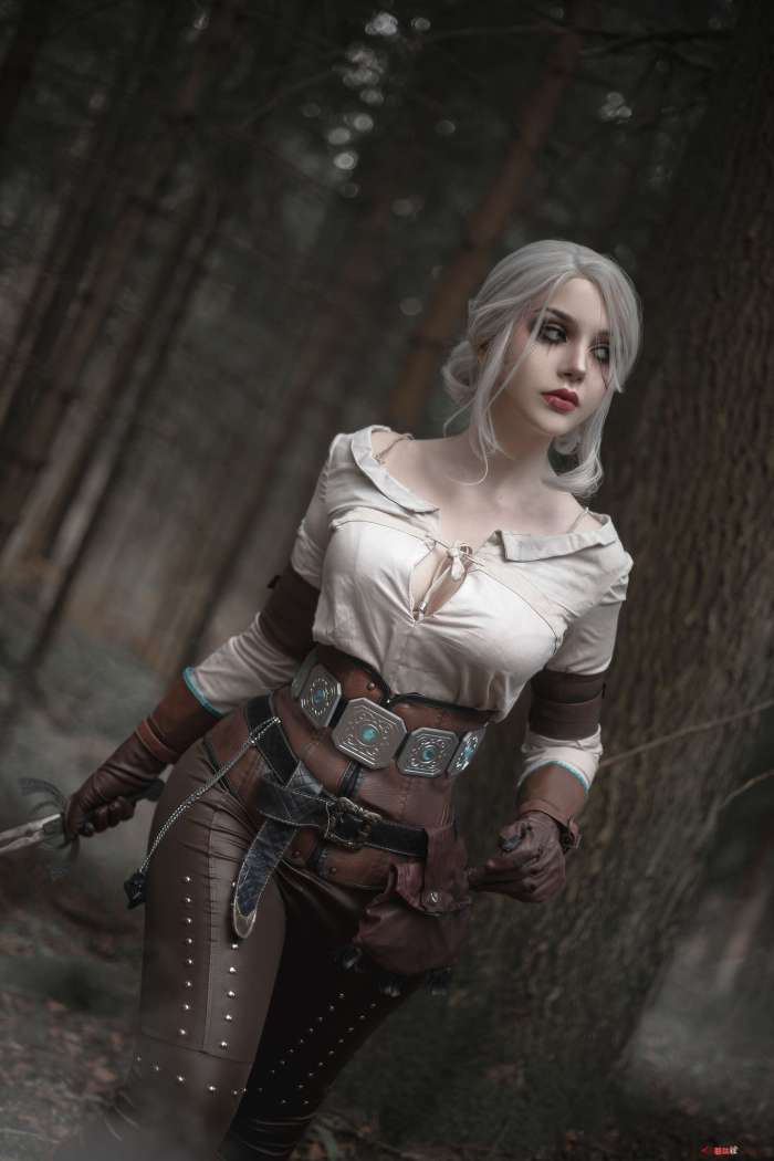 Saya The Fox – Ciri [10P 56M]
