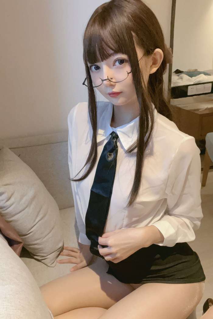 51酱 – 真空无内 [52P7V422MB]