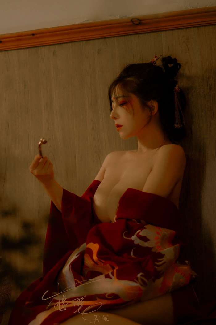 樱晚gigi NO.011-惊鸿[23P-244.9M]