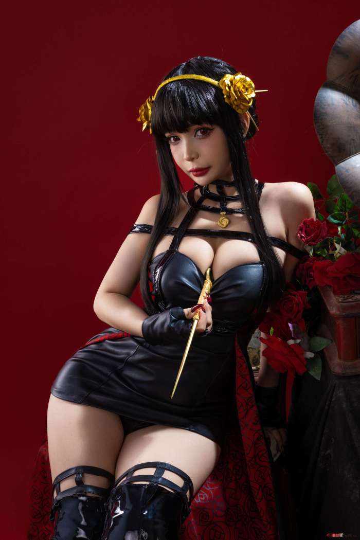 Umeko J – Yor Forger [82P-674M]