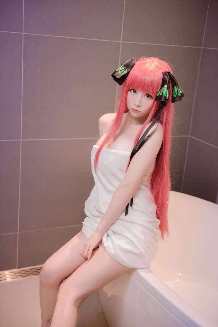 白神泱 – 中野二乃 [12P5MB]