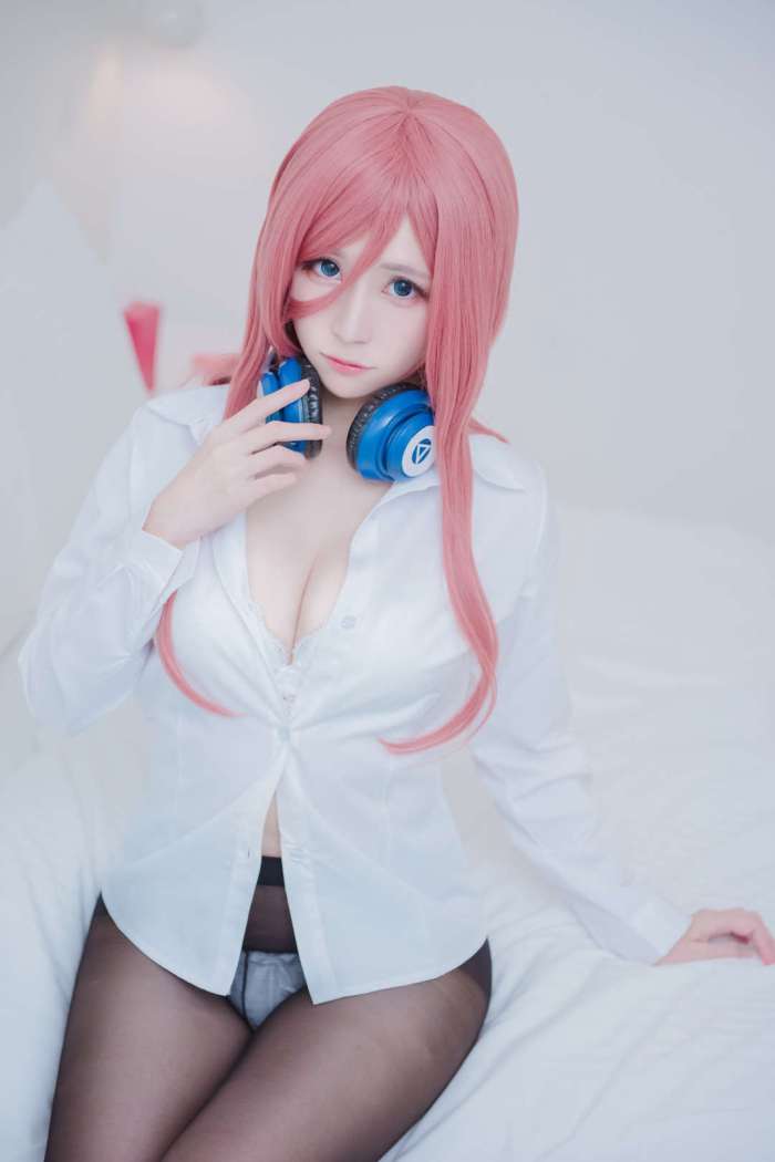 白神泱 – 中野三玖 [12P5MB]