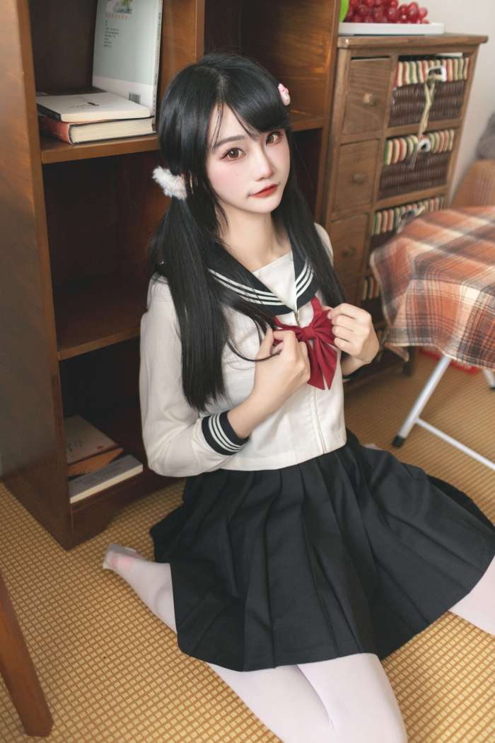 嗷呜酱 – 水手服 [48P-410MB]