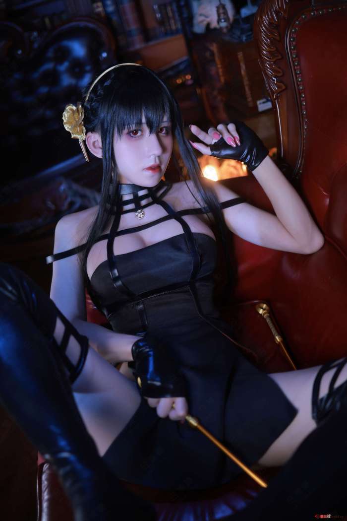 桜满三时 约尔礼服 [45P-416.92 MB]