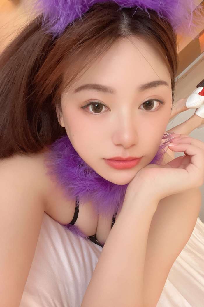 雪怡妹纸 – 紫狐 [42P12V-332MB]