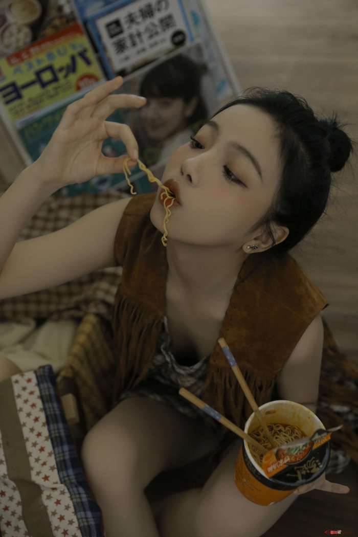 兮嘻嘻 – 任意门 [19P-82MB]