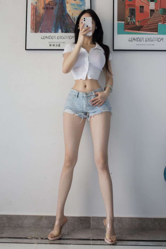 文茜cool · 牛仔短裤 [13P-66.9M]