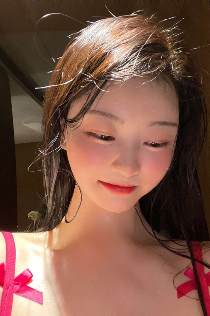 左公子666 · 红色玫瑰 [16P-35M]